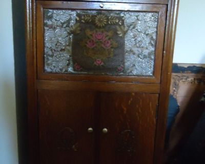 Antique Grand Opera Victrola