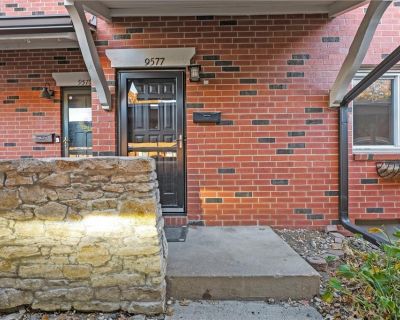3 Bedroom 2BA 1884 ft Townhouse For Sale in Overland Park, KS