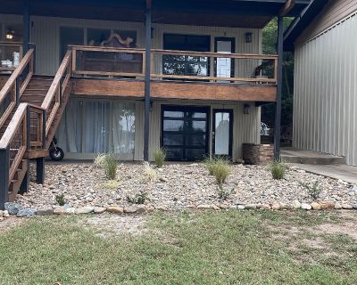 2 Bedroom 1BA 800 ft Pet-Friendly Apartment For Rent in Hot Springs National Park, AR