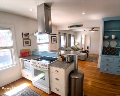 2 Bedroom 1BA 10000 ft Pet-Friendly House For Rent in Stonington, CT