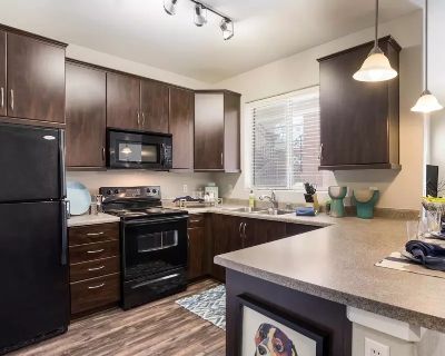3 Bedroom 2BA 1305 ft Pet-Friendly Apartment For Rent in Albuquerque, NM
