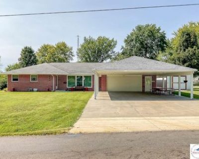 3 Bedroom 2BA 3216 ft Single Family House For Sale in Smithton, MO