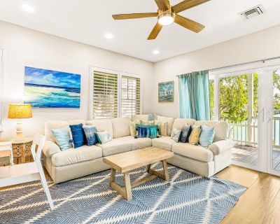 Avg / night: $534. Waterfront, dog-friendly home with beautiful canal view & 2 shaded porches | Located in Duck Key, FL | 4.68 Stars | 4 Bed, 3 Bath | Pet-friendly. Dog-friendly. Max 8 guests. Gorgeously situated at the edge of an ocean canal, this Duck Key townhome is a place for azure water views, fragrant sea breezes, and basking in the blissfully slower pace of the Florida Keys. Spend your ...