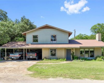 3 Bedroom 2BA 1190 ft Single Family House For Sale in San Saba, TX