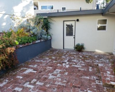 1 Bedroom 1BA Apartment For Rent in Monterey, CA