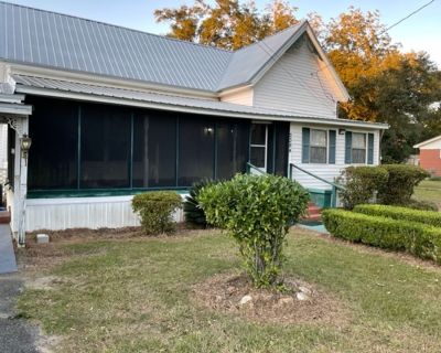 4 Bedroom 2BA 2452 ft House For Rent in Campbellton, FL