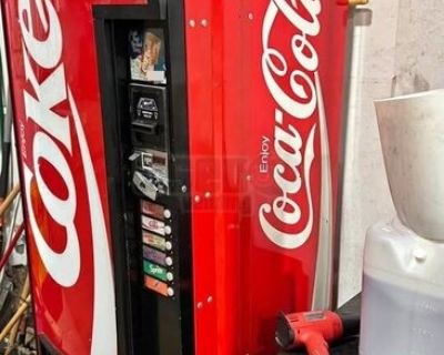 Electrical Dixie Narco DN162 Soda Cold Drink Vending Machine For Sale in Florida!