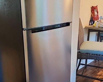 Room For Rent in 1BR 1BA Property, Pensacola, FL