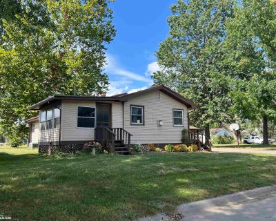 3 Bedroom 1BA 1212 ft Single Family House For Sale in Ottumwa, IA