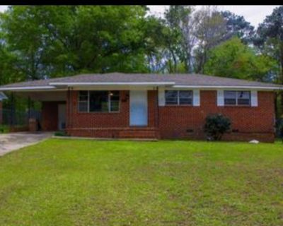 Farmer Graceey (Has an Apartment) on iROOMit. Room in the 3 Bedroom 2BA...