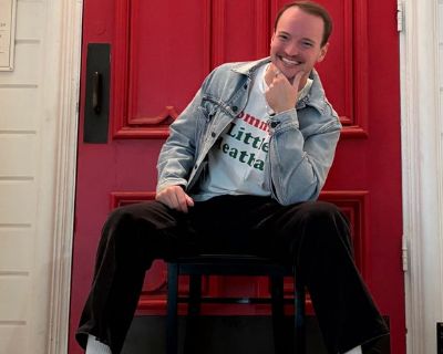 $1,300 /month. Age: 26 * Any pets?: No * Occupation: Professional * Interests: food, gym, concerts, beer * Gender: Male. Non-smoking room preferred. Pets are fine. No preference specified. Looking in: North Park. Hey! I m Jonny - I m 26, moving down from the Bay Area shortly. I have work lined up beginning next month so I m looking to find someone with an open room, or someone to team up with t...