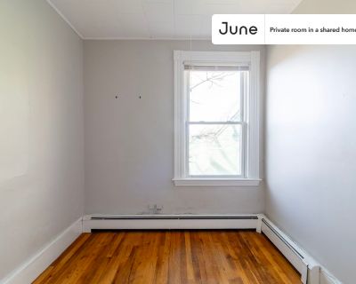 Full bedroom in 4 bed/1 bath home in North Cambridge  #1783 D (Has a Condo)...