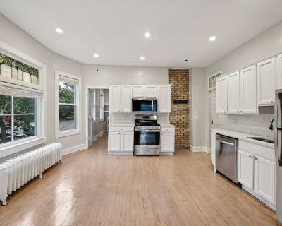 3 Bedroom 2BA 1300 ft Pet-Friendly Apartment For Rent in minneapolis, MN