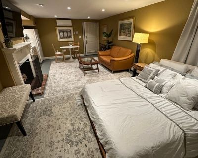 Town/City Newton Bedroom 1BA 420 ft Apartment For Rent in Newton, MA