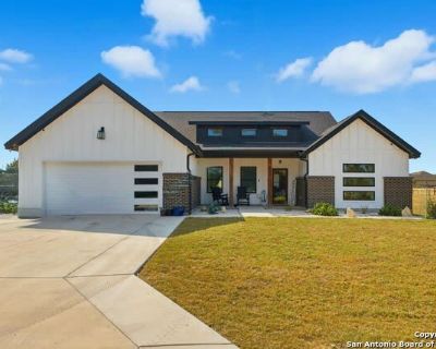 4 Bedroom 3BA 2081 ft Apartment For Rent in Bandera County, TX