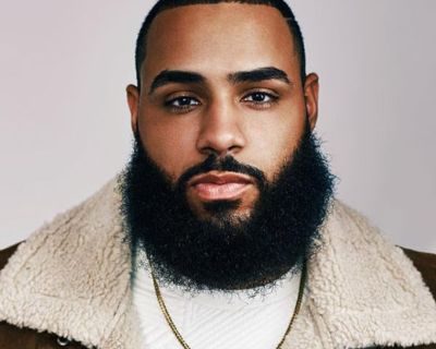 I'm chill work alot love having fun. I trave from time to time back and forth to California. I also love to cook I'm a great cook. I'm also a co founder a great app that's bout to come out un the next few weeks.