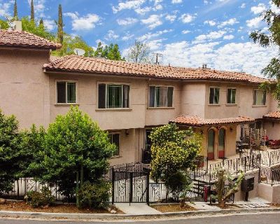 For Sale: 11145 Sunshine Terrace 107 in Studio City for $850,000