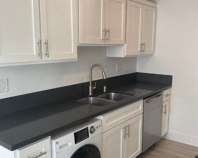 1 Bedroom 1BA 552 ft Pet-Friendly Apartment For Rent in Long Beach, CA