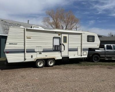 27 foot , Wildwood, half ton towable fifth wheel.