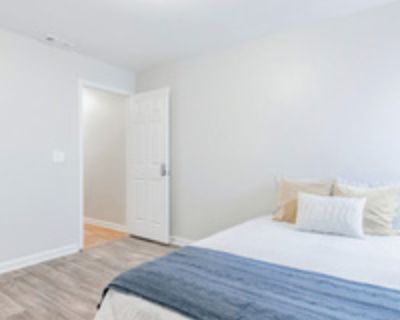 Live on the west side in a duplex just north of the Dixie Hills neighborhood. Bus line 51 is a 1 minute walk away! Enjoy 3 bathrooms and a spacious kitchen with new appliances. Call this up and coming area home today! ***Do not book this property if you have a car. There is no parking***