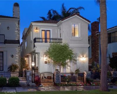 4 Bedroom 4BA 2921 ft Single Family Home For Sale in SEAL BEACH, CA