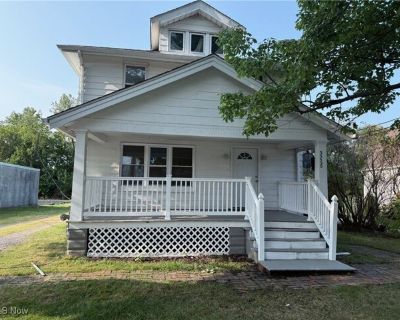 Bainbridge Rd, Solon, Home For Rent