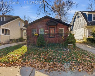 3 Bedroom 1BA 1300 ft Single Family House For Sale in Grosse Pointe Woods, MI