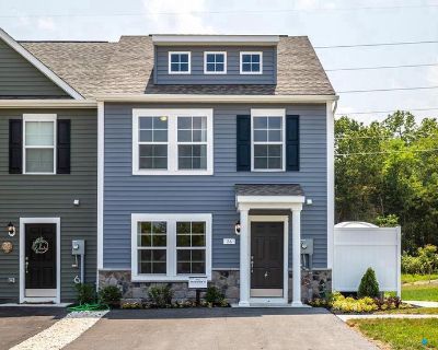 3 Bedroom 2BA 1561 ft Townhouse For Sale in Bunker Hill, WV