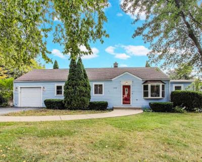 3 Bedroom 1BA 1226 ft Single Family Home For Sale in BURR RIDGE, IL