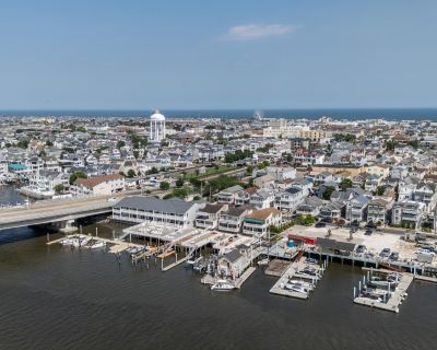 3 Bedroom 2BA Condo For Sale in Ocean City, NJ