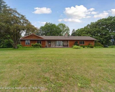 5 Bedroom 2BA 3944 ft Single Family Home For Sale in LAINGSBURG, MI