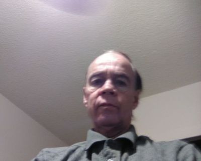 Room for rent in Rialto, 500. per month.