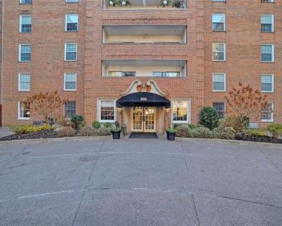 3 Bedroom 2BA 1900 ft Condominium For Sale in PITTSBURGH, PA