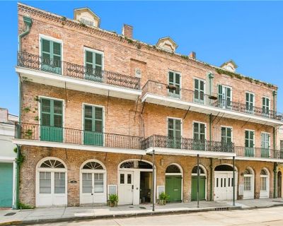 2 Bedroom 1BA 875 ft Condo For Sale in New Orleans, LA