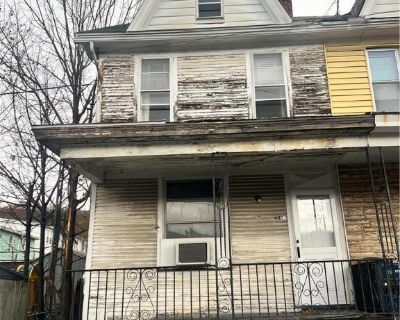 3 Bedroom 1BA 936 ft Single Family House For Sale in Tamaqua Boro, PA