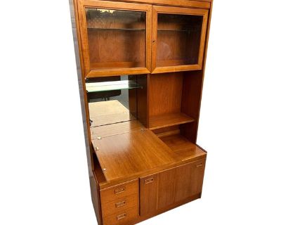 1970s Vintage Teak Home Bar/Hutch/Buffet