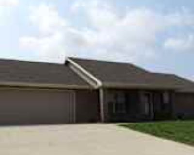 3 Bedroom 2BA 1700 ft² House For Rent in Waynesville, MO 103 La Vista Dr