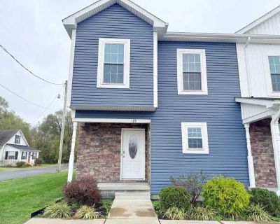 3 Bedroom 2.5BA 1300 ft Apartment For Rent in Greenwood, DE