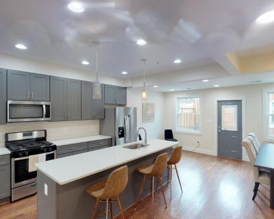 Classic NoMa duplex near Union Station (Has a House). Room in the 1 Bedroom 3BA House For Rent