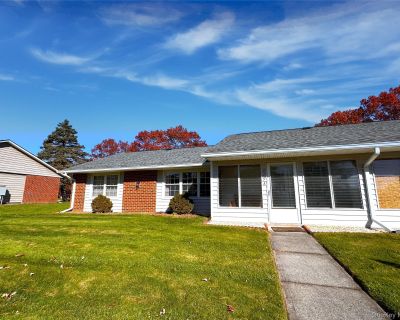 2 Bedroom 1BA 1085 ft Condo For Sale in Ridge, NY