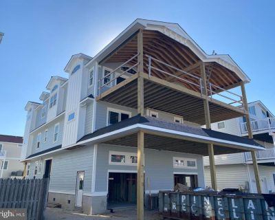 6 Bedroom 5BA 2500 ft Condo For Sale in Sea Isle City, NJ