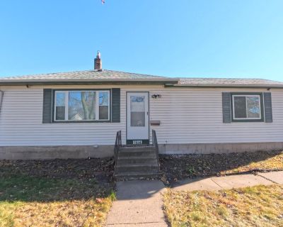 3 Bedroom 1BA 1176 ft Single Family House For Sale in Saint Paul, MN