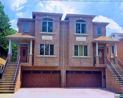 3 Bedroom 3BA Single Family House For Rent in Palisades Park, NJ