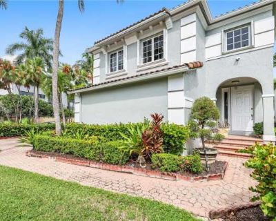 3 Bedroom 3BA 2330 ft Furnished Apartment For Rent in Aventura, FL