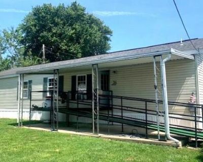3 Bedroom 1BA 1121 ft Mobile Home For Rent in Ephrata, PA