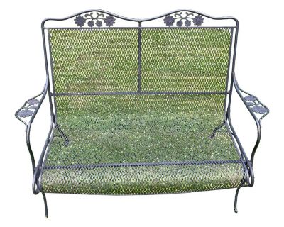 1990s Woodard Briarwood Daisy Patio Outdoor Bench Wrought Iron, Attributed