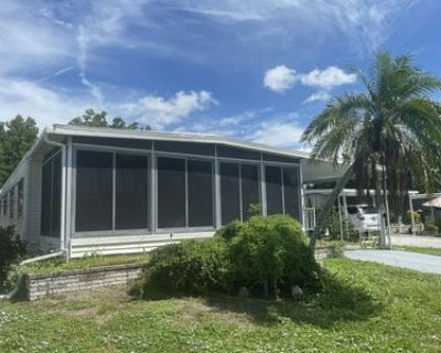 2 Bedroom 2BA 1120 ft Manufactured Home For Sale in Venice, FL