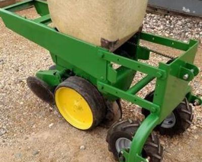 John Deere 7000