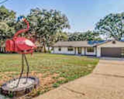 3 Bedroom 2BA 1730 ft² Pet-Friendly House For Rent in Pensacola, FL 5894 W Shore Dr