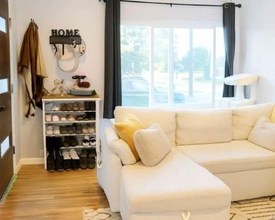 Private room with shared bathroom in a House, Denver, CO 80216